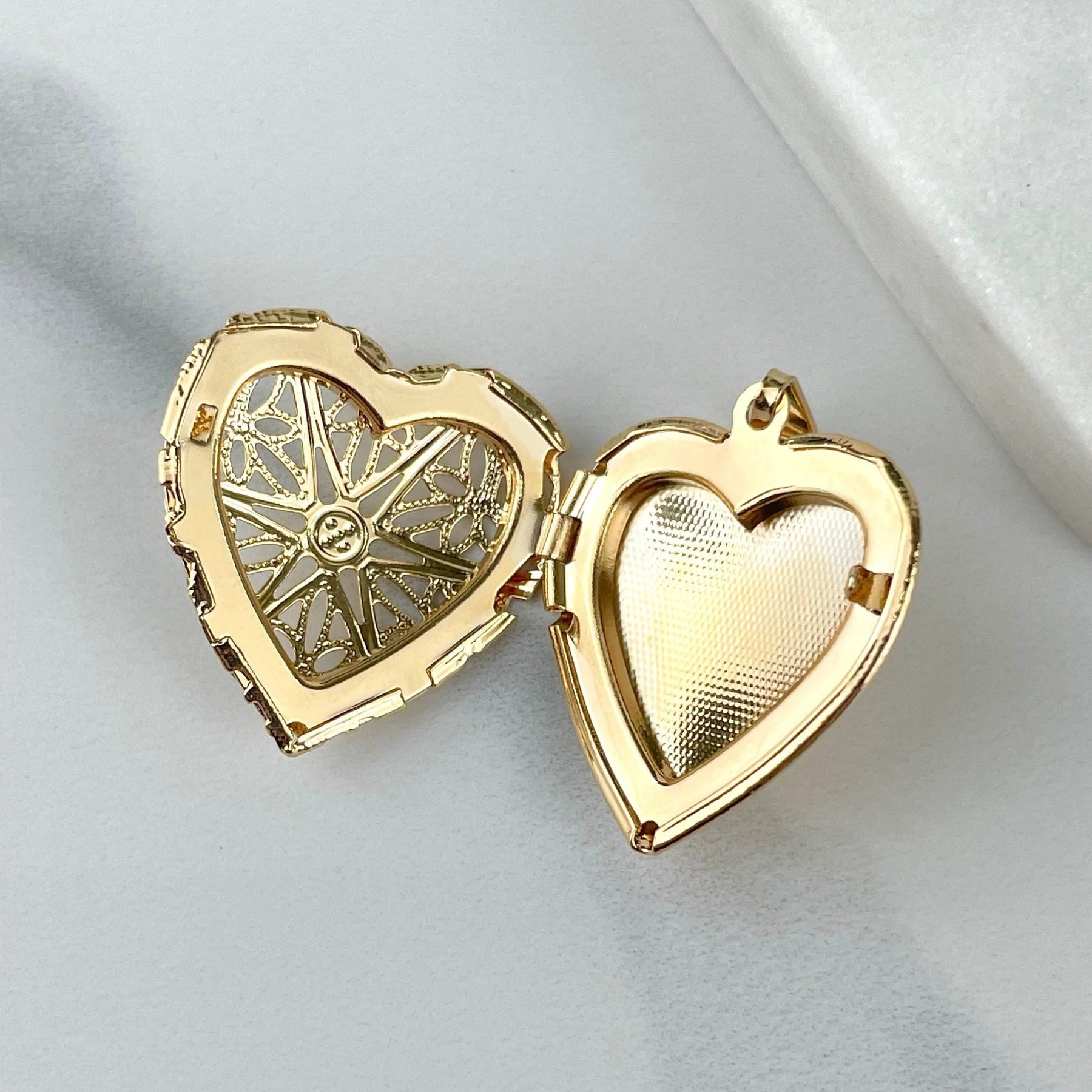 Bundle and Save. FREE SHIPPING on orders of $100 and over.  Sam's Jewelry World USA. Bundle and Save. FREE SHIPPING on orders of $100 and over.  Sam's Jewelry World USA.