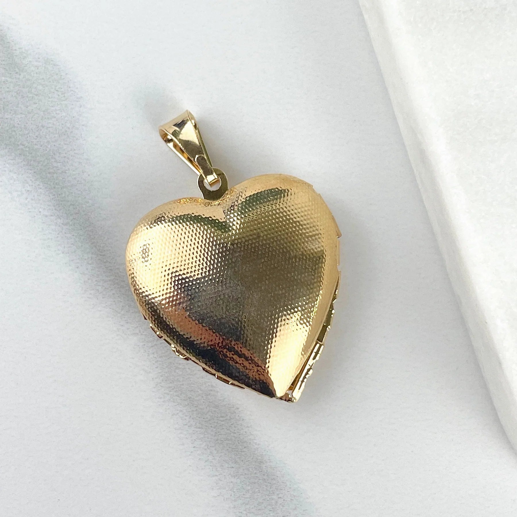 Bundle and Save. FREE SHIPPING on orders of $100 and over.  Sam's Jewelry World USA. Bundle and Save. FREE SHIPPING on orders of $100 and over.  Sam's Jewelry World USA.