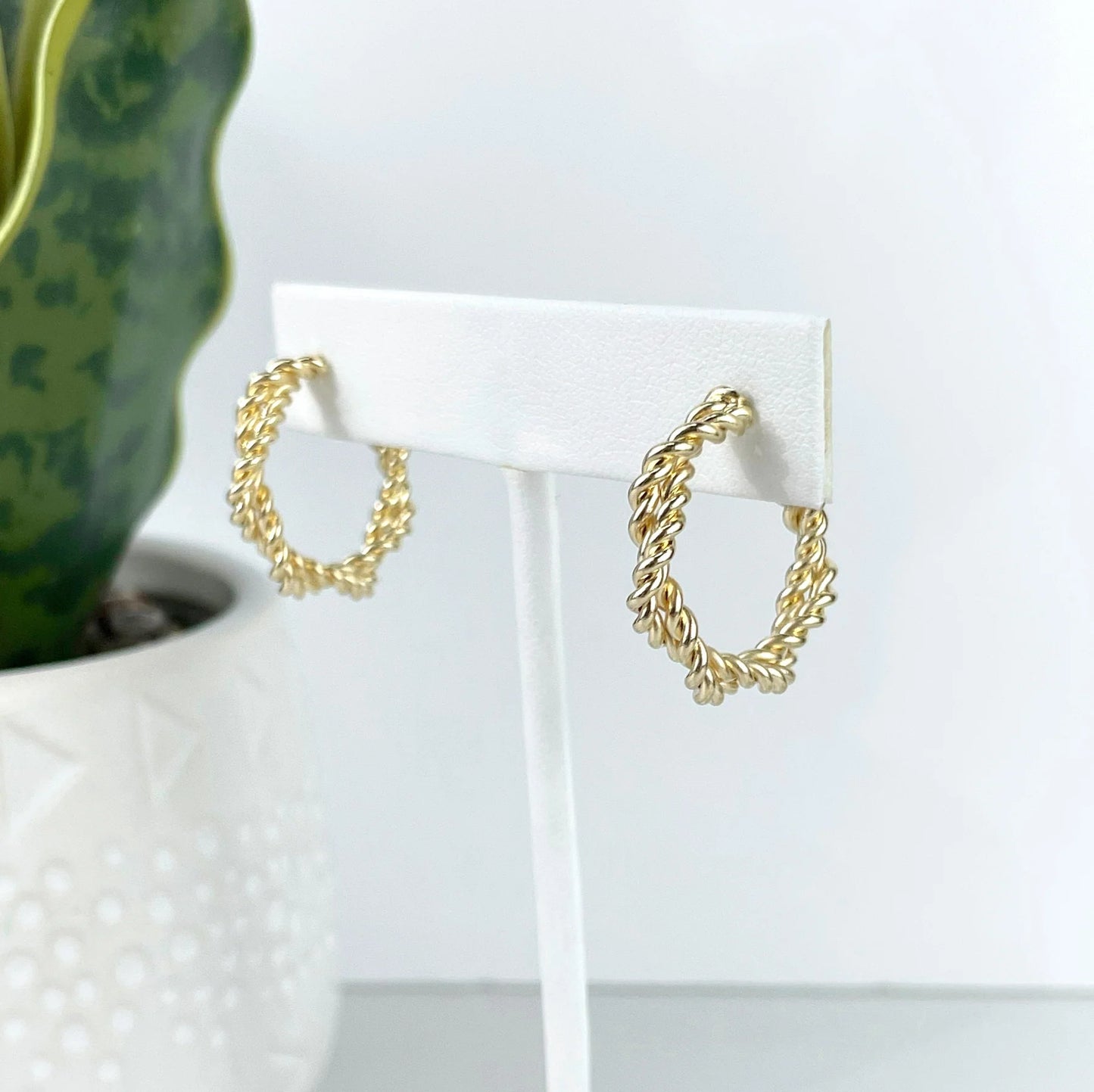 Earrings Two Sizes Twisted C-Hoop 18k Gold Filled