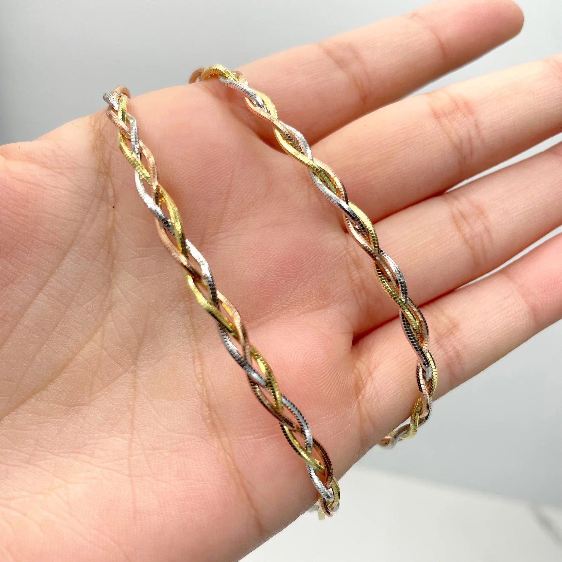 Choker Twisted Chain 3mm 17.5 " 3 Color Yellow Gold White Gold Rose Gold - 18K Gold Filled.  Bundle and Save. FREE SHIPPING on orders of $100 and over.  Sam's Jewelry World USA.